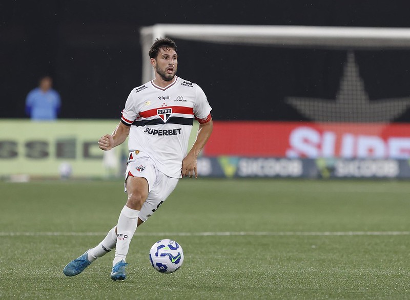 Calleri passará por exames e deixa comissão técnica do São Paulo preocupada