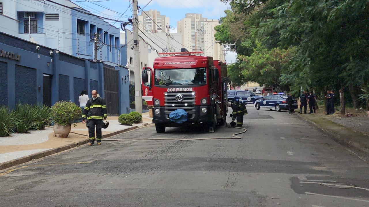 Incêndio atinge barracão neste sábado em Limeira