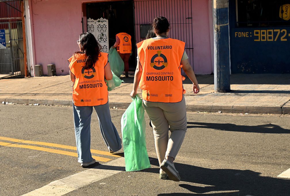 Mutirão visita mais de 10 mil imóveis e retira 800 toneladas de resíduos em Campinas