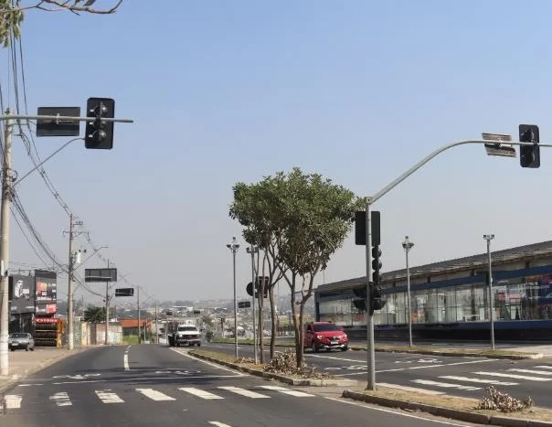 Emdec vai instalar radares em travessia de pedestres da John Boyd