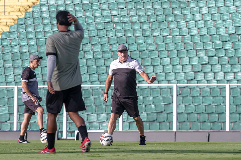 Técnico Pintado conta com camisa 10 Gabriel Santiago para tentar surpreender o Guarani no Brinco