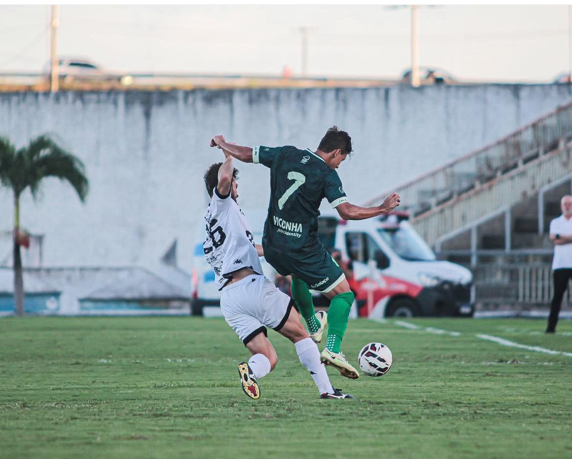 Técnico do Floresta, Leston Júnior, fala em respeito ao Guarani