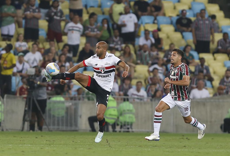 Com Lucas Moura no banco, São Paulo recebe o Fortaleza nesta noite no Morumbis