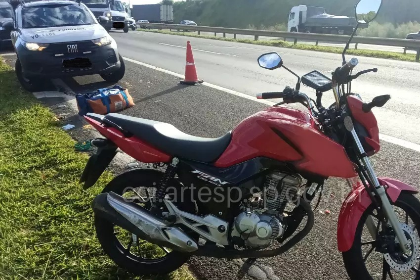 Engavetamento na SP-340 deixa nove pessoas com ferimentos leves