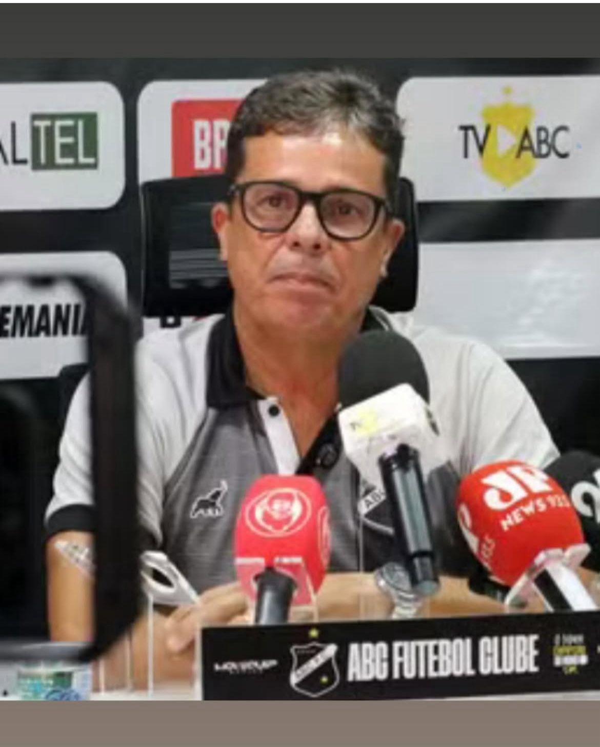 Antes de enfrentar a Ponte, técnico Evaristo Piza lamenta perda de volante para sequencia da Série C