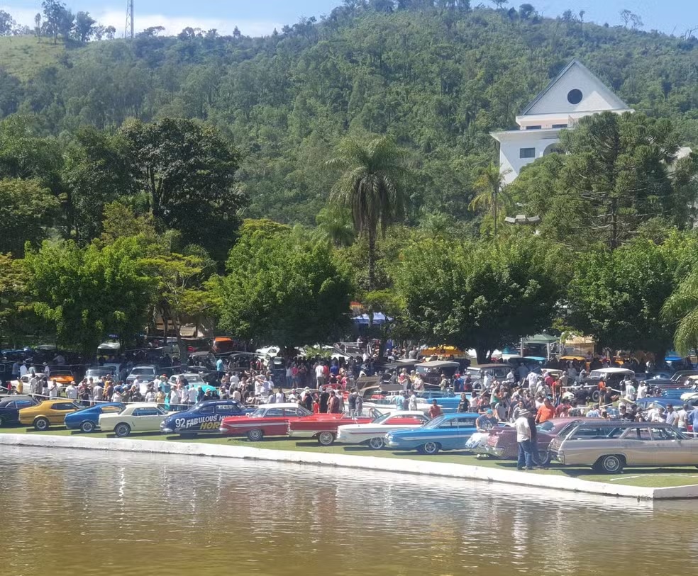 Encontro de carros antigos movimenta Águas de Lindóia neste feriado prolongado