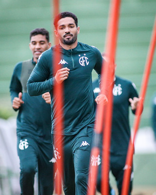 Confrontos diretos decidem futuro do Guarani na Série C