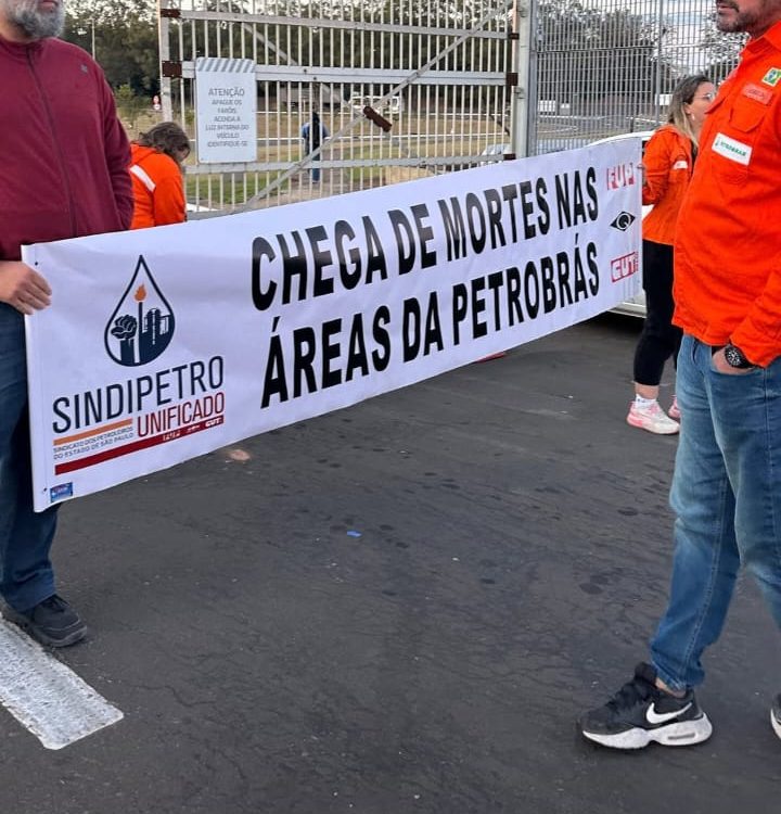 Funcionários da Replan fazem ato pedindo mais segurança após morte de trabalhador