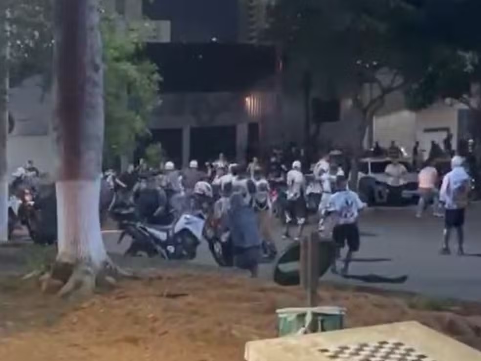 Torcidas do Rio Branco e do XV entram em confronto durante desembarque para jogo em Piracicaba