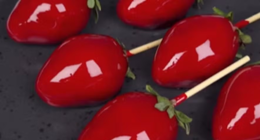 Depois de viralizar nas redes, morango do amor já impacta preço da fruta e faturamento de lojas