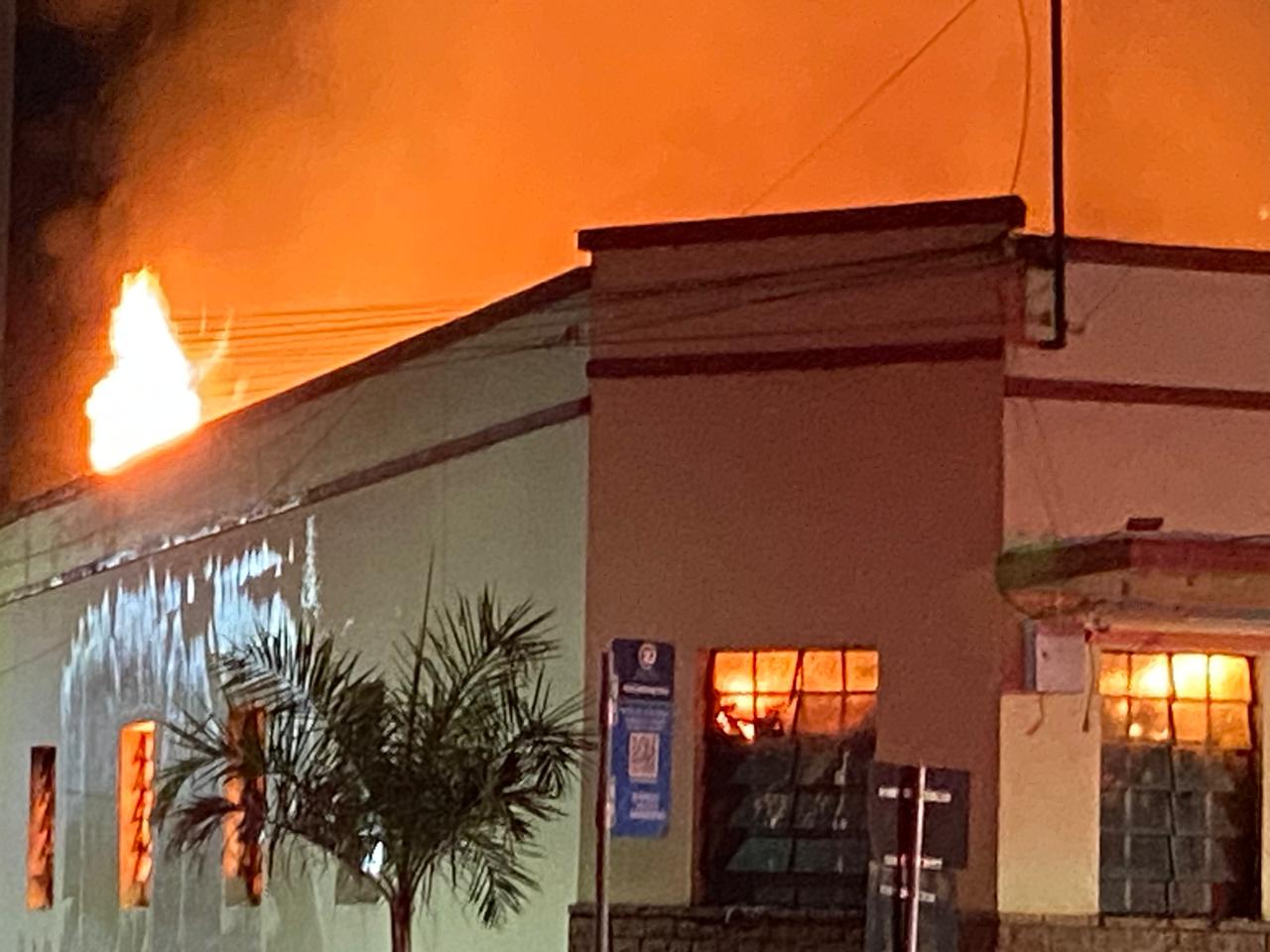 Mercado Municipal de Piracicaba permanece fechado após incêndio, mas pode reabrir parcialmente na sexta-feira