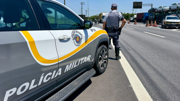 Motociclista morre após ser atingido por carro na Rodovia dos Bandeirantes em Campinas