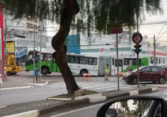 Possível sobrecarga pode explicar incêndios frequentes em ônibus de Campinas, alerta mecânico