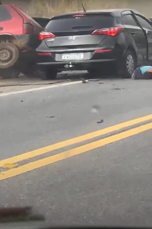Duas pessoas morrem em colisão frontal entre veículos na Constâncio Cintra, em Itatiba