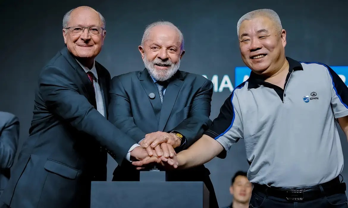 Em visita à região, Lula defende relação comercial com China e critica postura de Trump