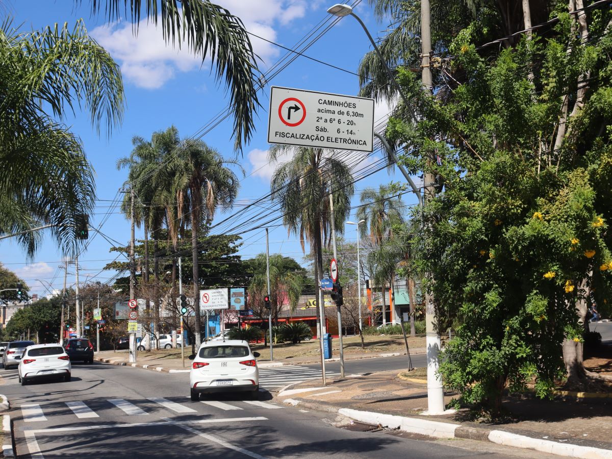 Campinas começa hoje fiscalização eletrônica para veículos de carga em áreas com restrição
