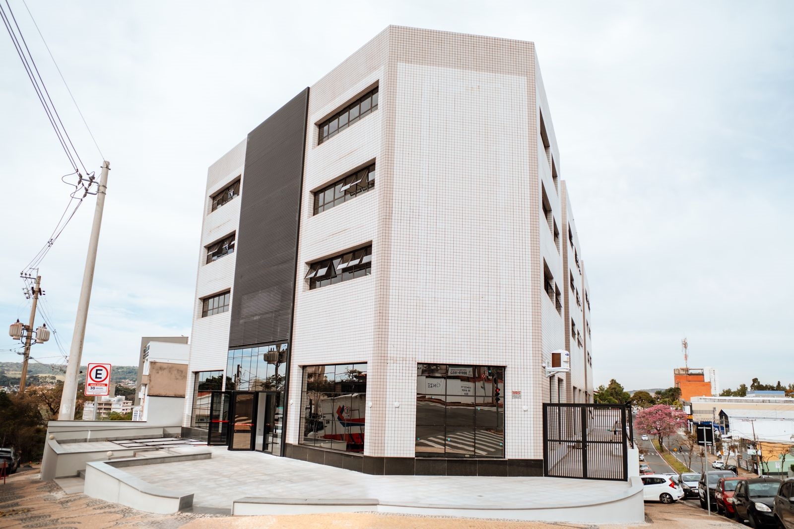 Valinhos inicia mudança de secretarias para novo Complexo Administrativo