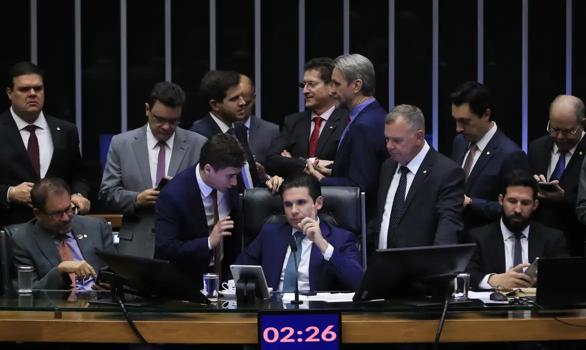 Deputados da região de Campinas votam a favor da PEC da Blindagem; apenas 1 foi contra