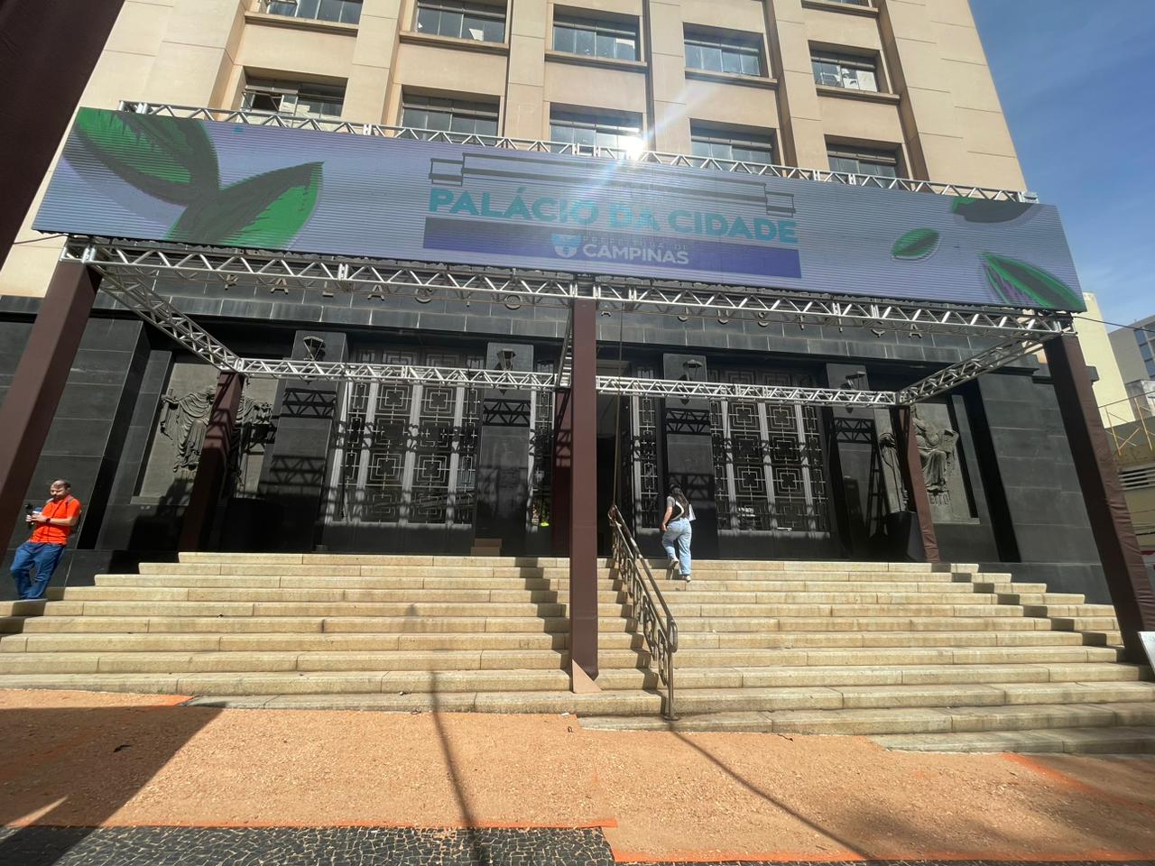 Prefeitura adia para outubro a entrega do “Palácio da Cidade” 