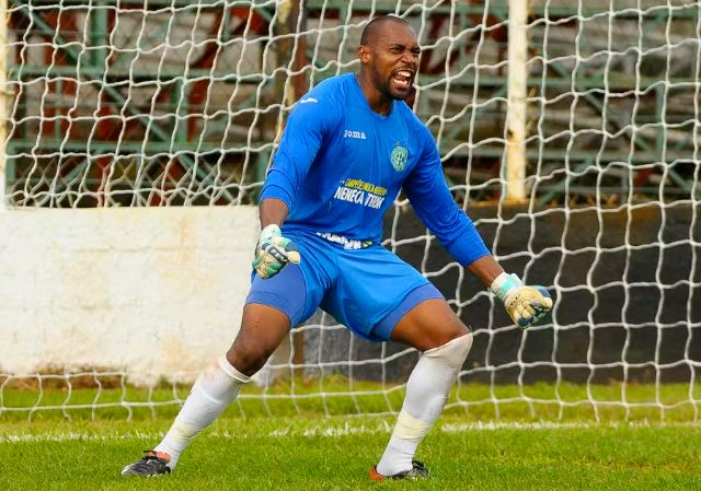 Guarani lamenta morte do ex-goleiro Neneca aos 45 anos