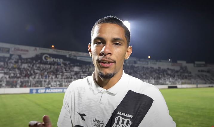 Miguel comemora oportunidades no time principal da Ponte Preta