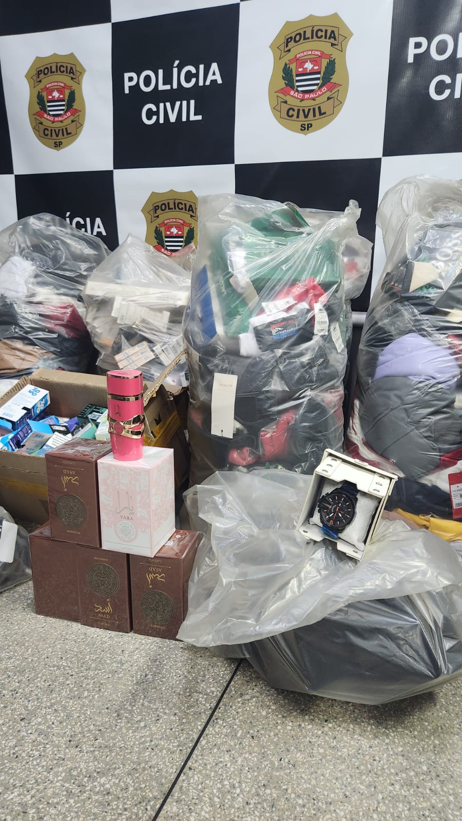 Polícia Civil apreende produtos ilegais em comércio de Vinhedo