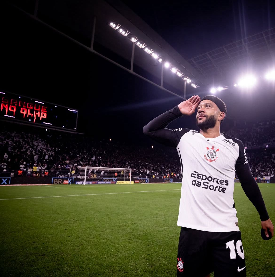 Corinthians chega a um acordo para pagar dívida com Memphis Depay