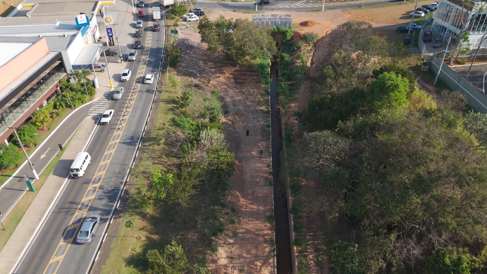 Valinhos inicia obras de drenagem na Avenida Invernada após autorização judicial