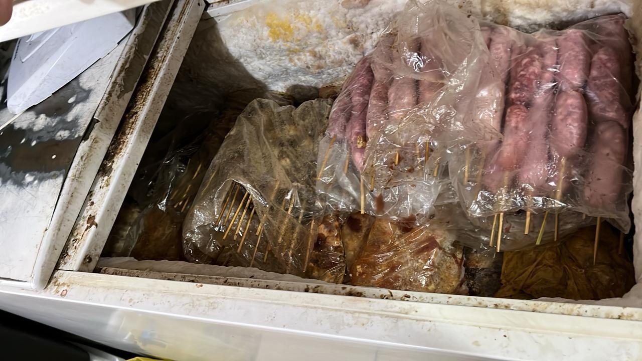 Operação em lanchonete no Centro de Campinas descarta 280 kg de carnes irregulares 