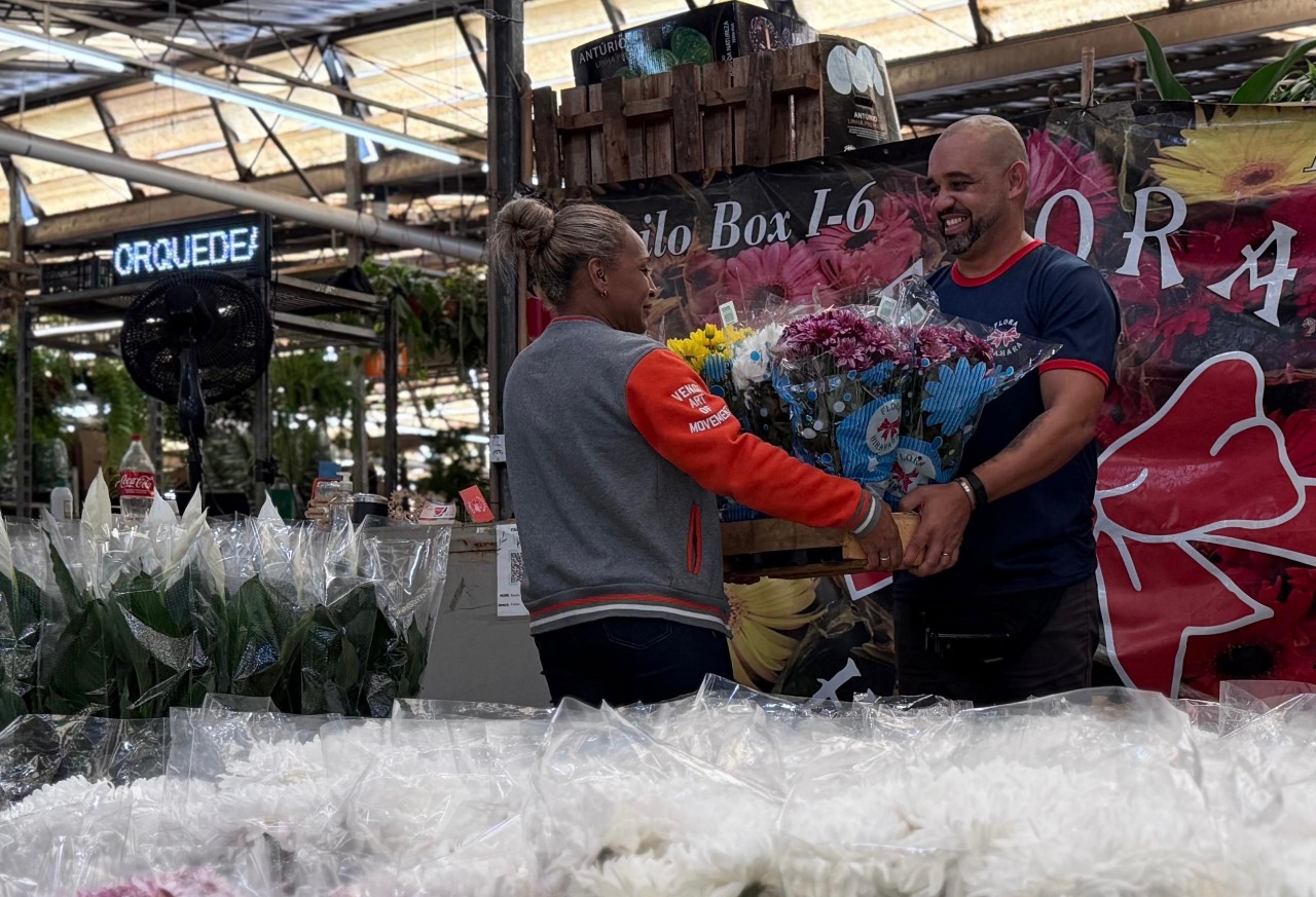 Ceasa Campinas espera aumento de até 40% no movimento de flores para o Dia de Finados
