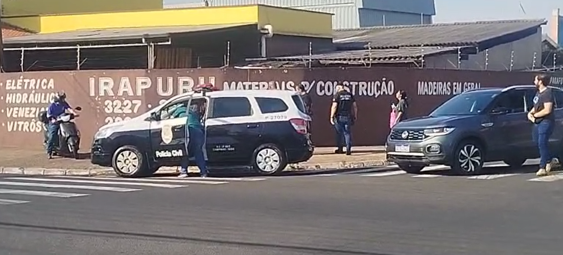 Homem foge algemado da delegacia em Campinas e é recapturado três quarteirões depois
