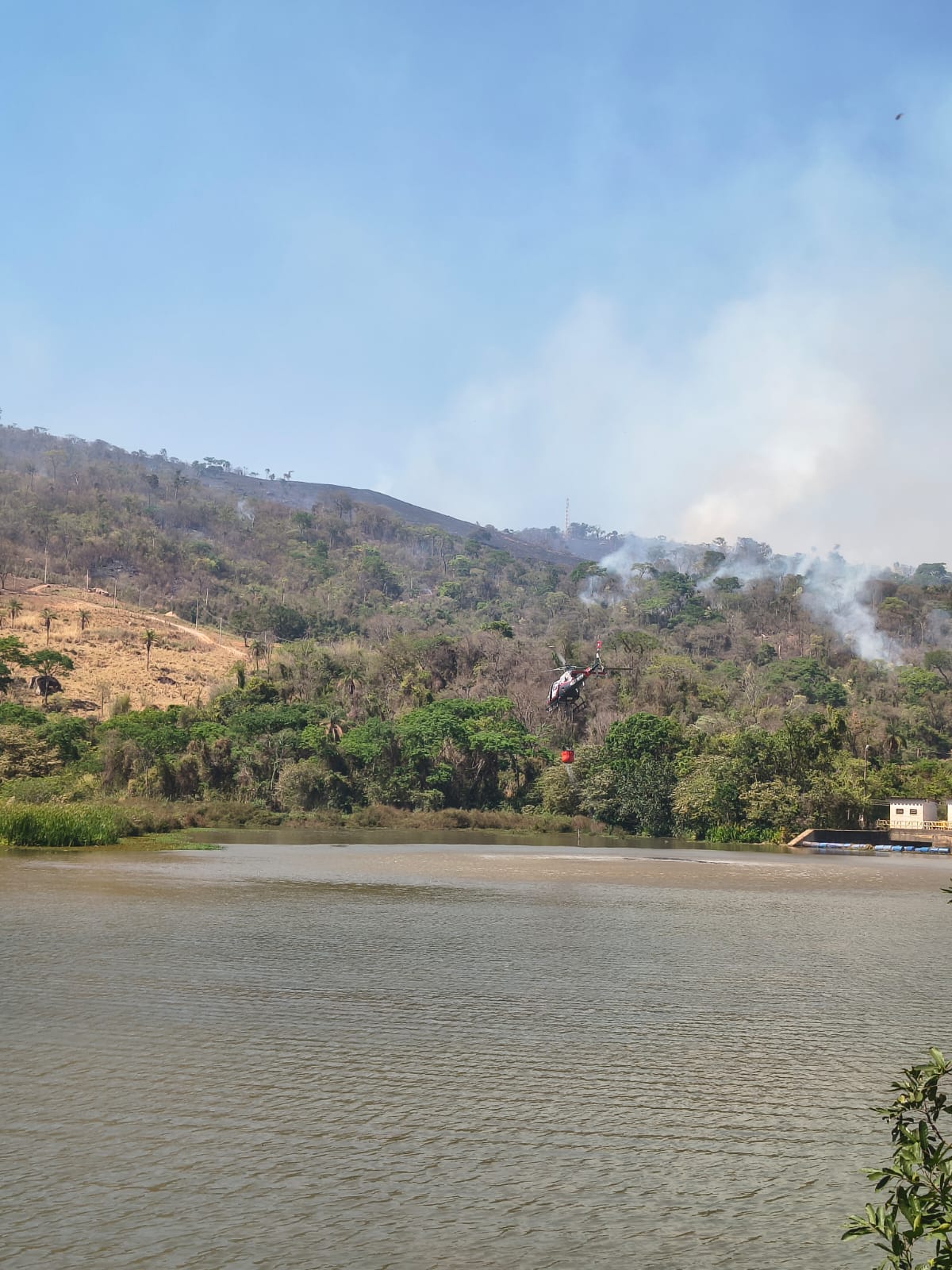 Incêndio em área de mata em Espírito Santo do Pinhal ainda não foi extinto