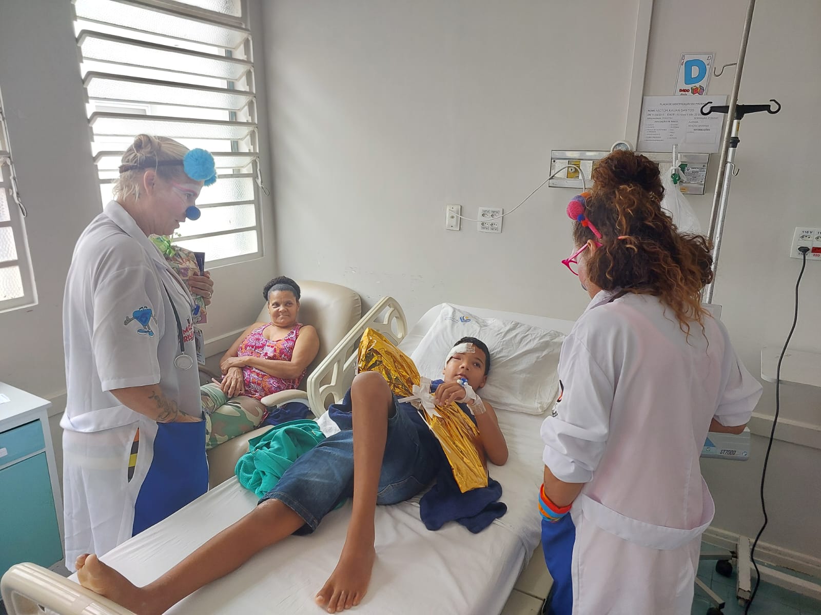 Riso que cura: projeto leva arte e acolhimento ao Hospital da PUC-Campinas