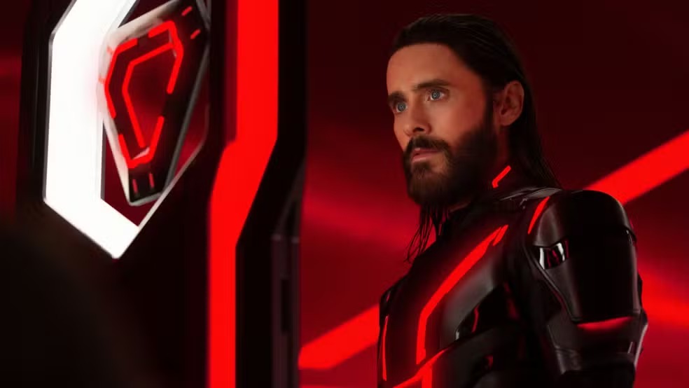 Tron: Ares cria história de conflito entre humanos e inteligência artificial