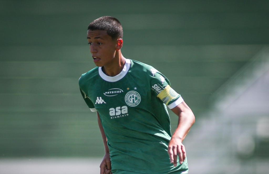 Guarani oficializa venda de promessa da base para o Palmeiras