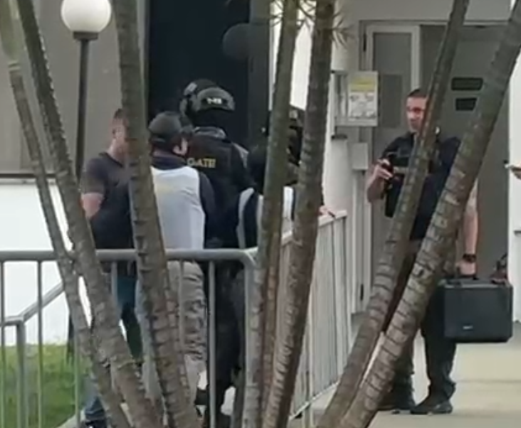 Homem armado se tranca em apartamento após briga em Campinas; Gate é acionado