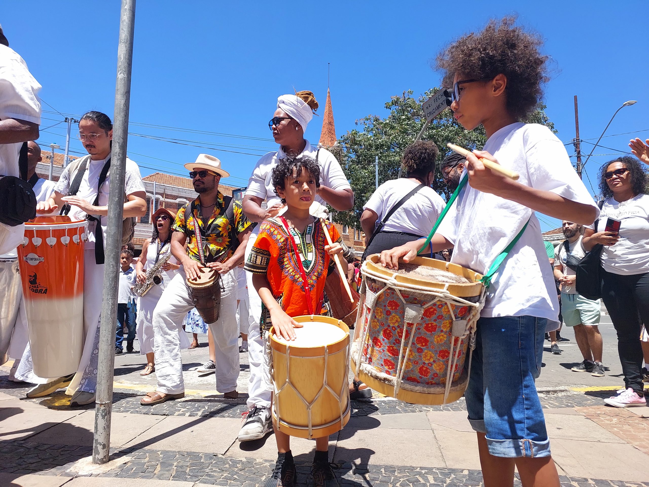 Sons e símbolos da cultura negra desfilam na Marcha Zumbi dos Palmares em Campinas