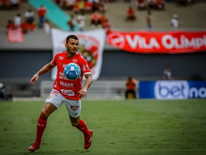 Três jogadores entram na mira do departamento de futebol do Guarani