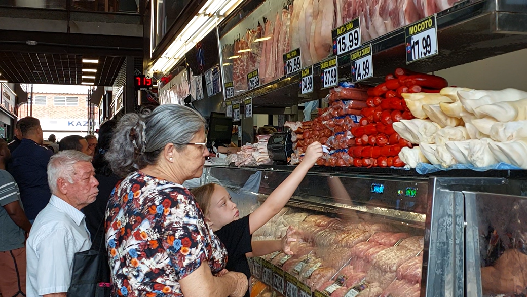 Campineiros lotam o Mercadão em busca dos últimos itens para a ceia de ano novo