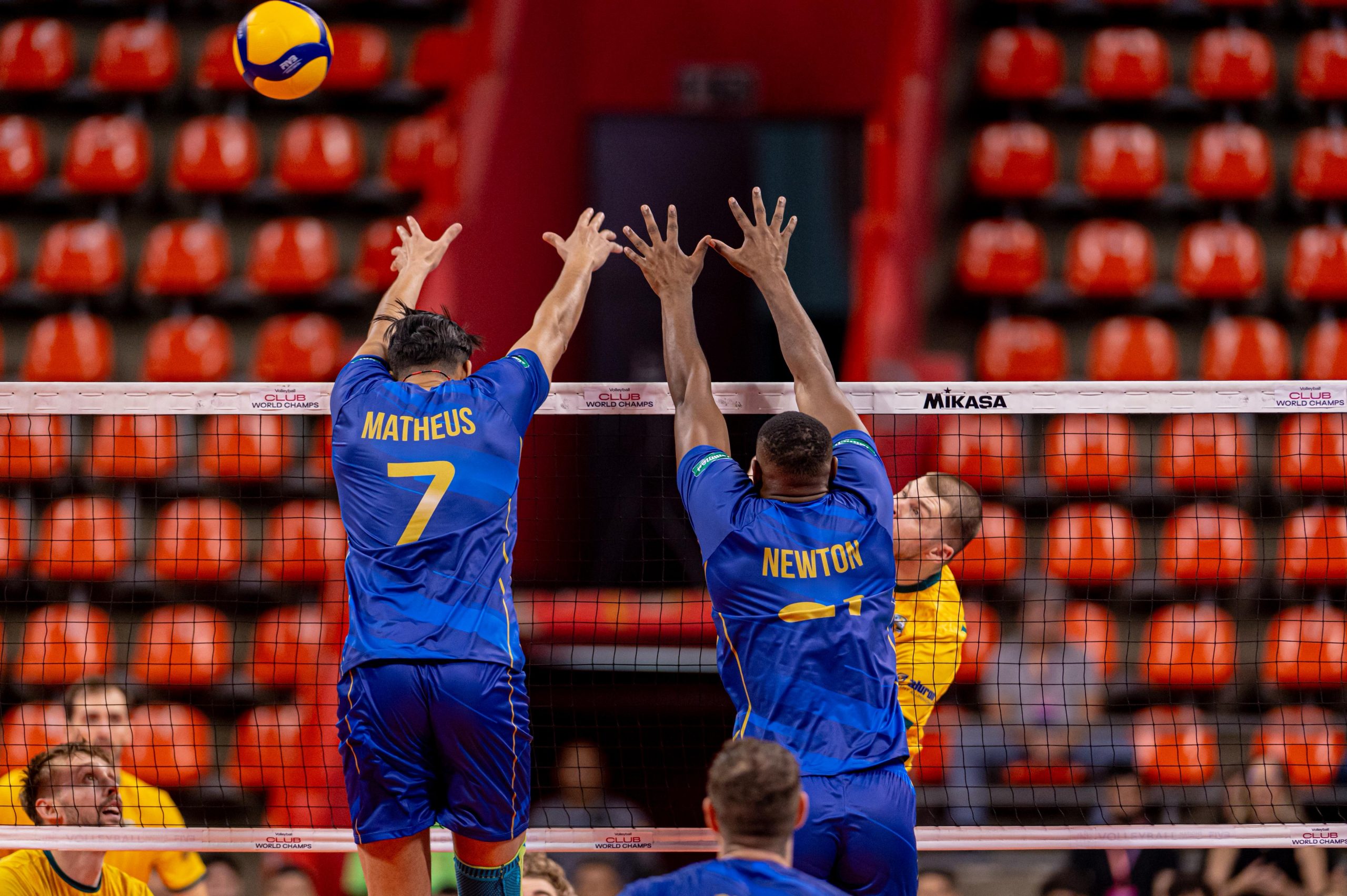 Na estreia do Mundial de Clubes, Vôlei Renata é derrotado pelo Zawiercie no tie-break