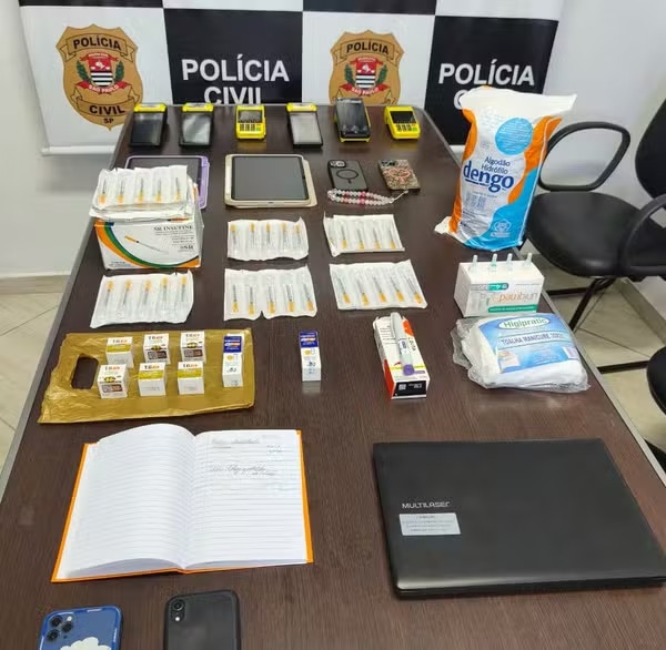 Casal é detido por vender medicamentos de emagrecimento em loja de celulares em Piracicaba