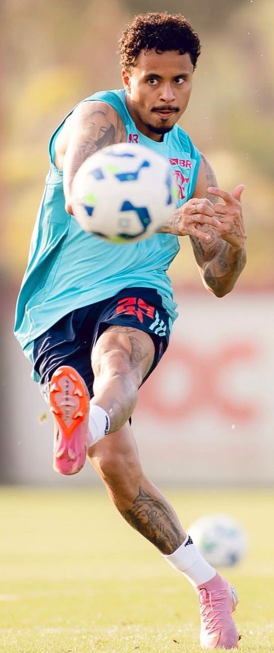 São Paulo tem interesse em volante do Flamengo