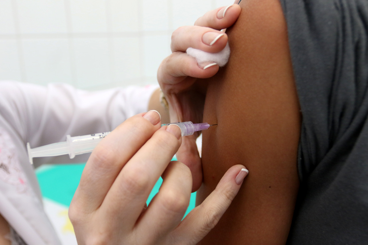 Pesquisa recruta idosos para testes de nova vacina contra a gripe em Campinas