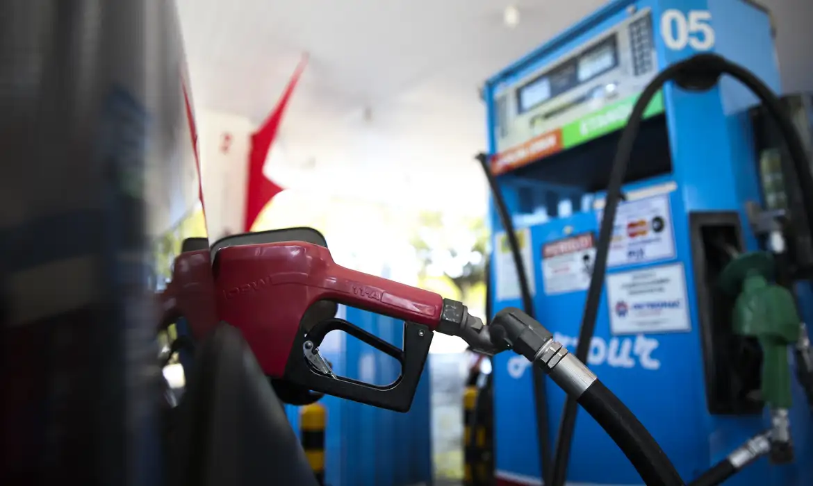 Apesar da redução anunciada, preço da gasolina ainda não baixou nas bombas de Campinas