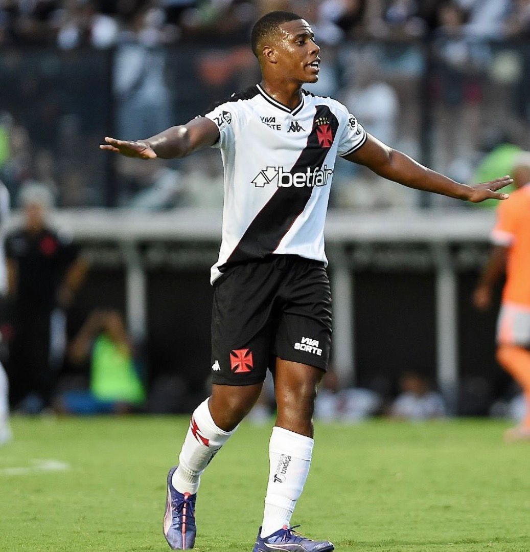 Inter de Limeira sonda meio-campista com passagens por Vasco e Avaí
