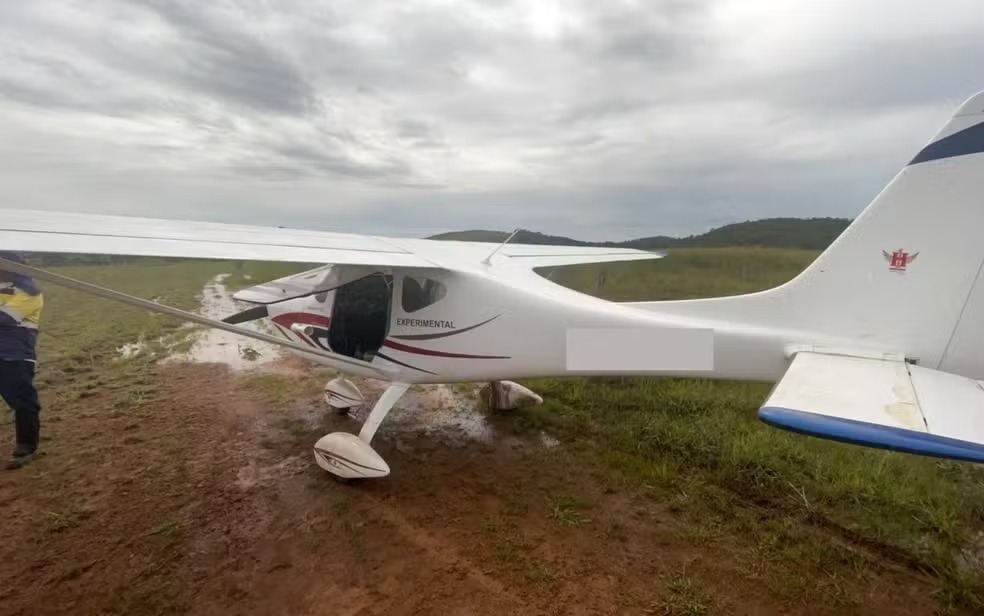 Avião de pequeno porte que viria para Campinas faz pouso de emergência em empresa de Poços de Caldas
