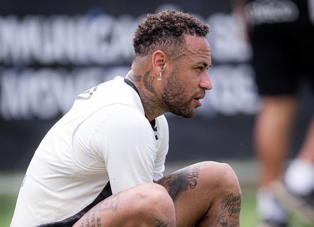 Com Neymar em campo, Santos encara o Macará na Vila Belmiro pelas oitavas da Sula