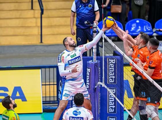 Após vitória na estreia, Vôlei Renata enfrenta o San Lorenzo pela classificação no Sul-Americano