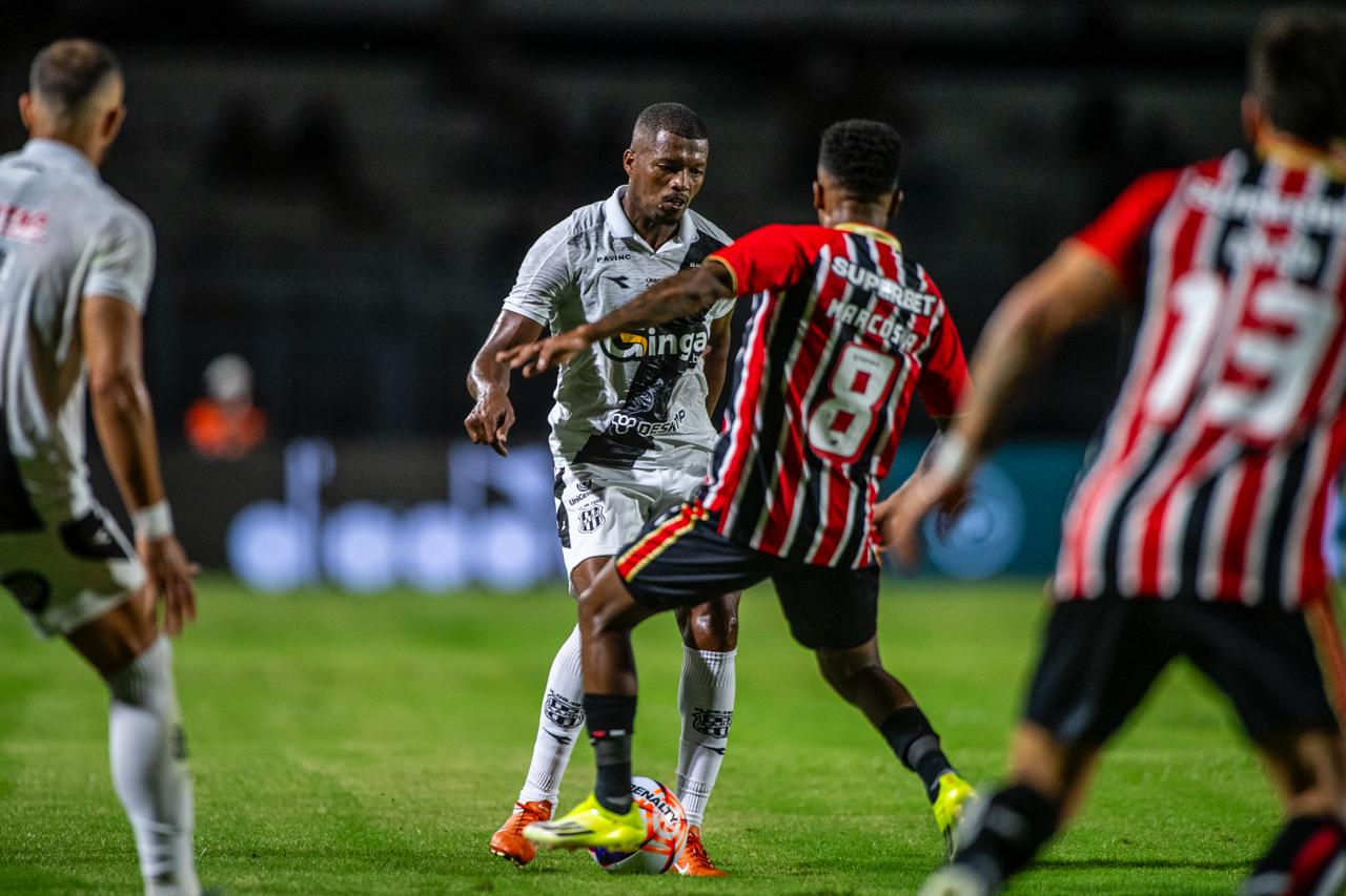 São Paulo vence a Ponte Preta no Majestoso e avança no Paulistão