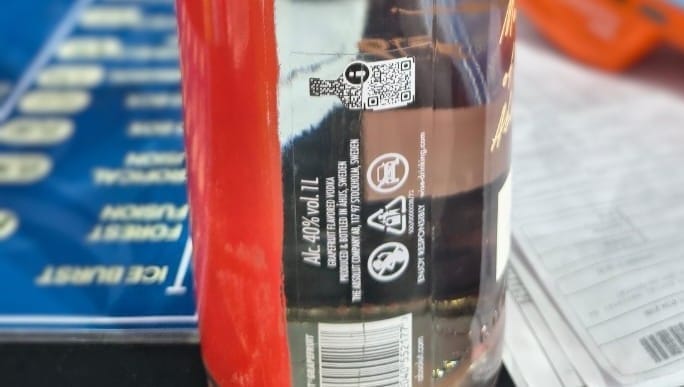GM apreende garrafas de vodka, no Jd Londres, em Campinas, por suspeita de irregularidades  